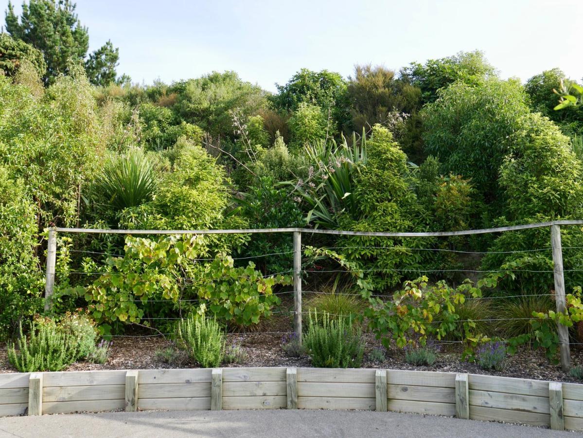Aston Road Villa Bed&Breakfast Waikanae Esterno foto