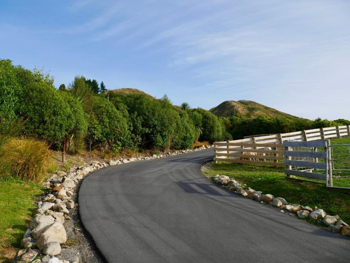 Aston Road Villa Bed&Breakfast Waikanae Esterno foto